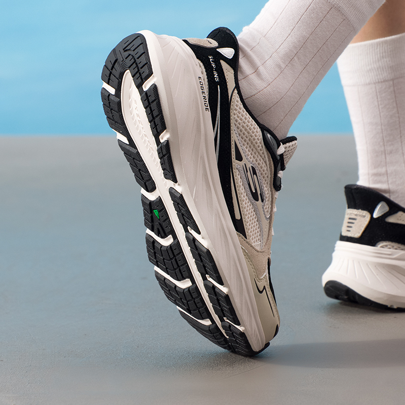 スケッチャーズ レディースシューズ オリジナル 軽量でおしゃ - Running Shoes Women のレビューと価格