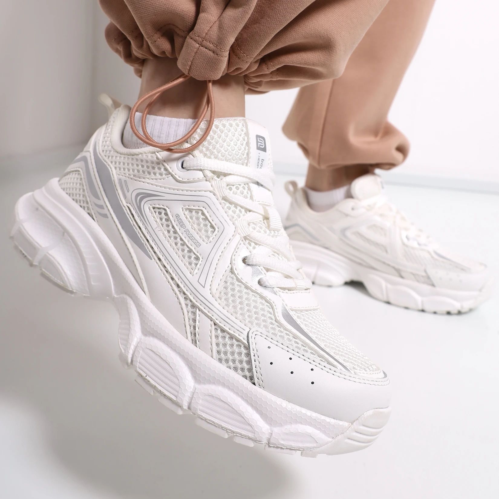 Baasploa 女性カジュアルスニーカー軽量メッシュ通気性 - Running Shoes Women のレビューと価格