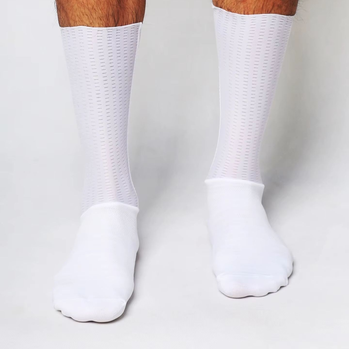 プロ仕様の男女兼用エアロサイクリングソックス。通気性に優れ、 - Sports Socks のレビューと価格