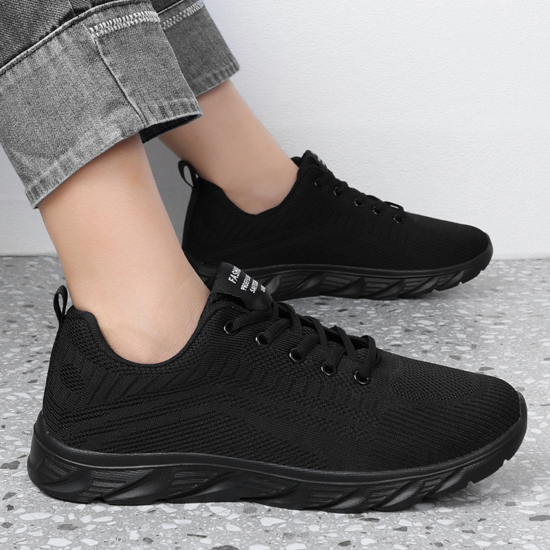 通気性のあるニット素材のスニーカー。白、厚底、シューレース付 - Running Shoes Men のレビューと価格